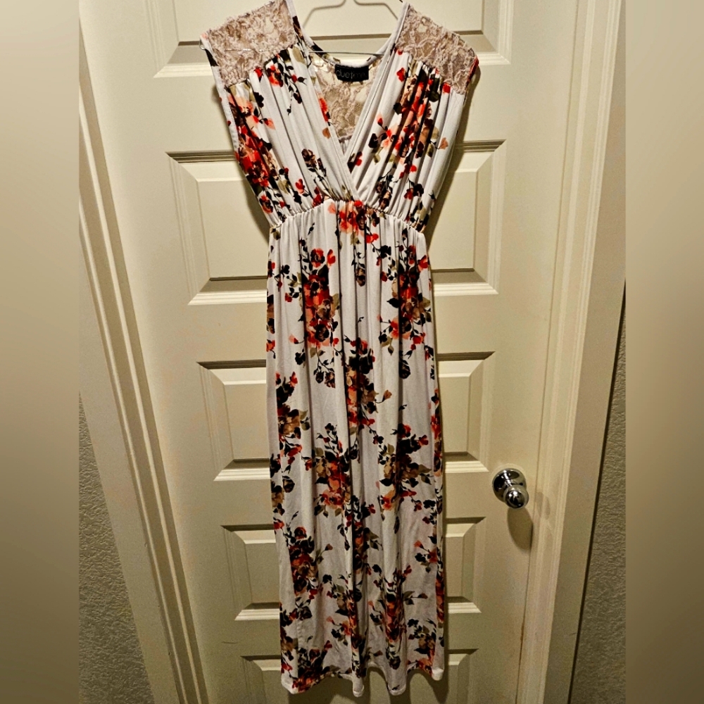 Women's Duetime Maternity Floral Lace-Trimmed Maxi Dress, Size Large